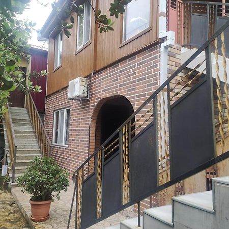 Private House In Batumi Hotel Exterior photo
